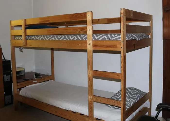 Costas Hostel Action 2